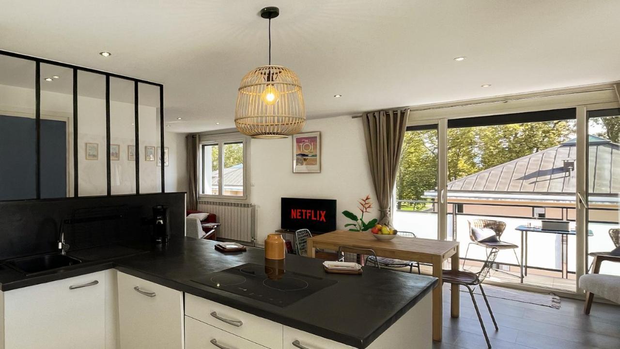 Homey Montaigne - New - A 1 Min A Pied Du Lac D'Annecy - 2 Balcons Prives - Appartement Avec 2 Chambres - Stationnement Gratuit Toute L'Annee Sauf En Ete - Juin A Aout Eksteriør bilde
